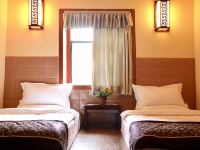 稻城德吉梅朵藏文化主题酒店 - 藏式豪华榻榻米双床房