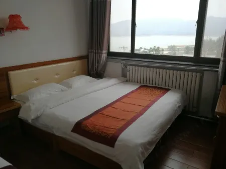 Xibaipo Jinbo Lake Guest House