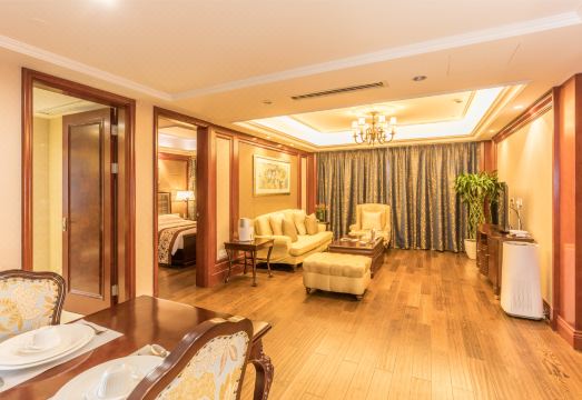 Yuju Service Apartment 로비