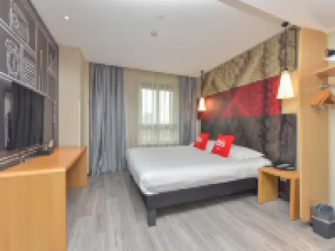 Ibis Hotel (Wuxi Jiangnan University) Hotels near Three Kingdoms City