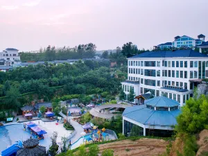 펑시앙 핫 스프링 리조트 룽먼 러우양
