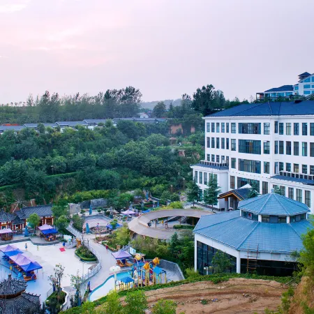 Fengxiang hot spring Hotel