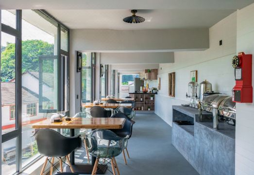 Xingyi Wanfenglin Yueqili Homestay Hotel Overview