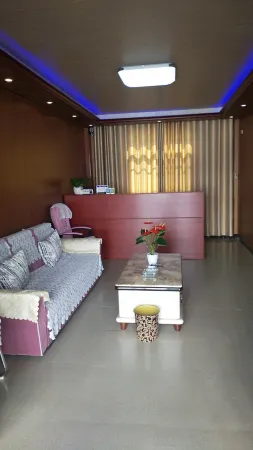 Baokang Huayi Hotel Отели рядом со станцией Baokangxian Railway Station