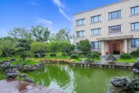 Ningbo Shuxiang Bieyuan Hotel (Yangsha Mountain Chunxiao Avenue) Hotels near CPC Ningbo Beilun District Committee Party School