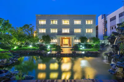 Ningbo Shuxiang Bieyuan Hotel (Yangsha Mountain Chunxiao Avenue) Hotels near CPC Ningbo Beilun District Committee Party School