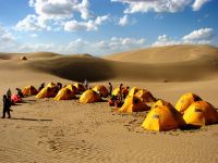 敦煌北极星国际沙漠露营基地 - 一大一小亲子帐篷房(公共卫浴)