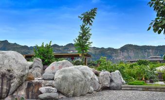 West Canyon Hot Spring Hotel