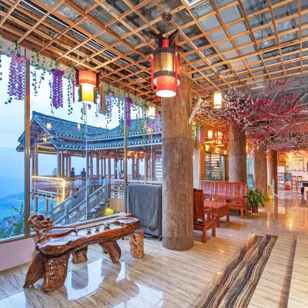 Quanjinglou Homestay (Longji Terraced Field Viewing Platform)