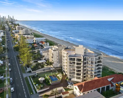 Foreshore Beachfront Apartments Hotels in Mermaid Beach