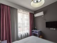 上海迪森宁主题乐园酒店公寓 - 锦上添花大床房