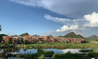 Xianyun Lakeside Hostel