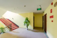 Huaxin Business Hotel.