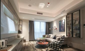 Chaoqu Designer Boutique Apartment(Guangzhou Panyu Wanda South Village Wanbo Metro Station)