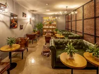 James Joyce Coffetel (Culture Center Metro Station, Youyi Road) Hotels near Hexi