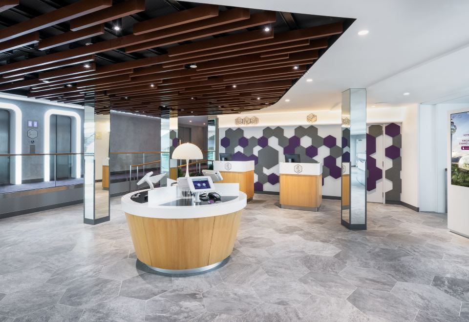 5. Yotelair..