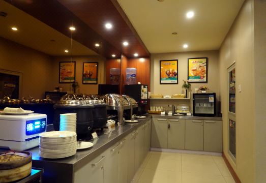 Jinjiang Inn (Shanghai Lujiabang station Road) Hotel Overview