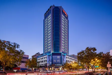 Hampton by Hilton Heifei Sanxiaokou Отели рядом с достопримечательностью «Anhui Institute of Business Administration»