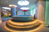 Ramada Plaza by Wyndham Fuxian Lake - Romantic