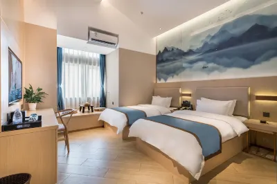 Chongqing Chaomu Collection Hotel (Banan Wanda Xuetangwan Subway Station) Hotels near Chongqing Banan Wanda Plaza-B Unit