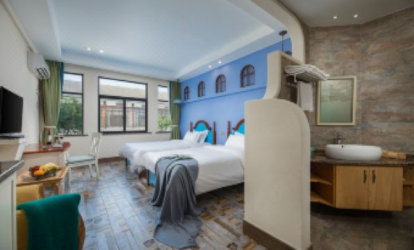 Cloud CLOUD Southeast Asia Holiday Beauty