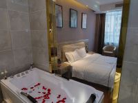 宜宾尚城酒店 - 浴缸大床房