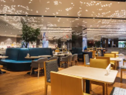 稲城亞丁ホリデイ イン エクスプレススイートホテル 稲城のホテル