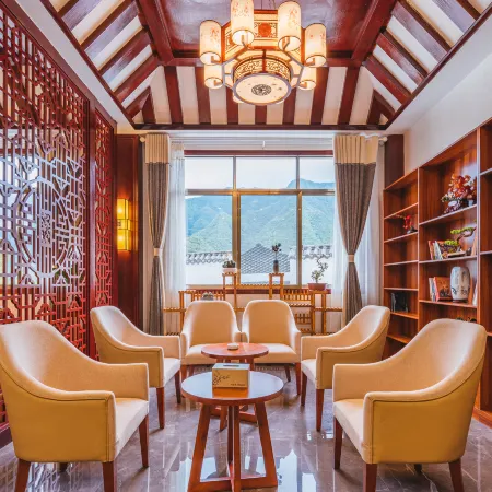 Floral Hotel · Auspicious Day Guesthouse