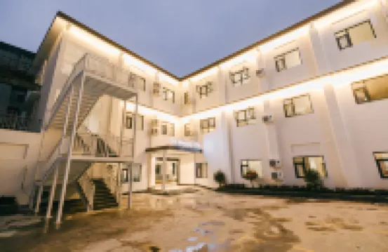 Helen Life Hotel 雅州廊橋周辺のホテル