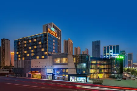 Vienna Hotel (Zunyi Xinpu Riyuexingcheng Branch) Отели рядом с достопримечательностью «Zunyi Normal University»