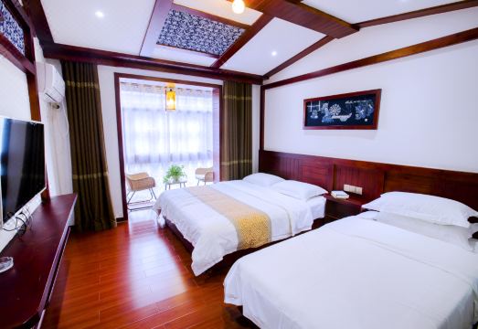 Phoenix Leisure Resort