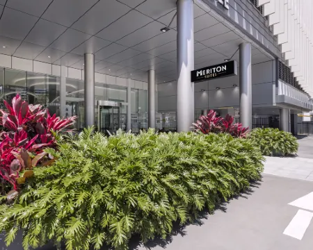 Meriton Suites Southport Exterior Photos