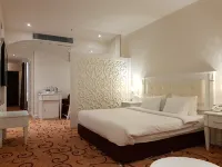 Persian Plaza Hotel