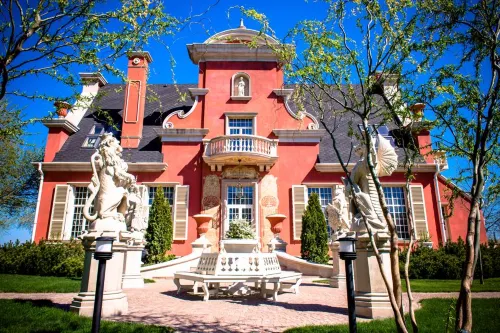 Old House Resort & Spa