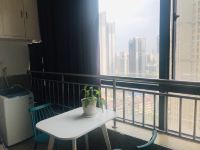 武汉虹界新月服务式公寓 - 豪华商务大床房