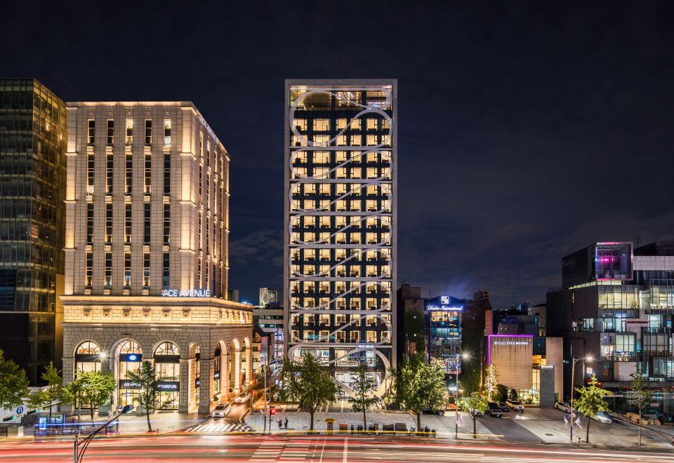 3. 에이든 바이 베..