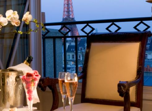 Le Dokhan’s Paris Arc de Triomphe, a Tribute Portfolio Hotel