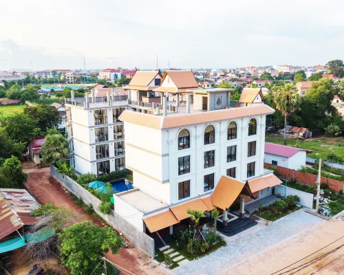 CENTRAL BLANCHE RESIDENCE Hotels near Wat Chowk