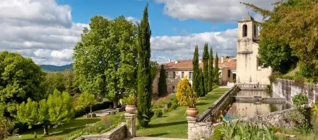 Le Couvent des Minimes, Un Hôtel & Spa l'Occitane en Provence Отели в г. Дофен
