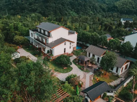 Yinxing Guli Hotel Отели рядом с достопримечательностью «Changxing Badujie Scenic Area»