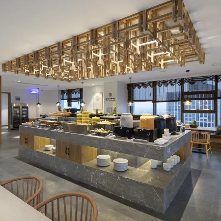 QIANNA HOTEL (Hebi High Speed Railway Station, Qi River View)