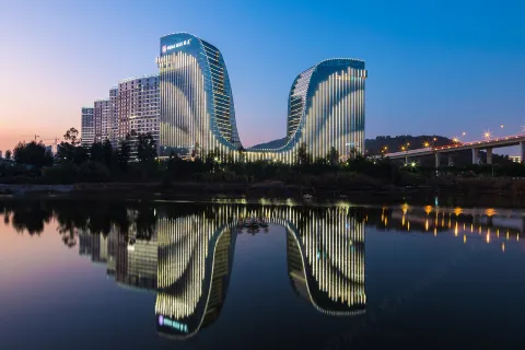HUALUXE Xiamen Haicang Harbour View