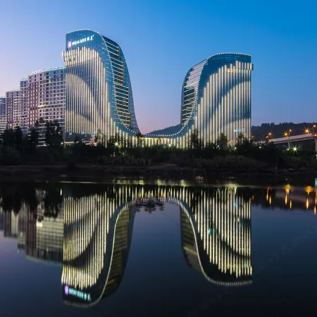 HUALUXE Hotels and Resorts XIAMEN HAICANG HARBOUR VIEW Отели рядом с достопримечательностью «Мост Хай Кан»