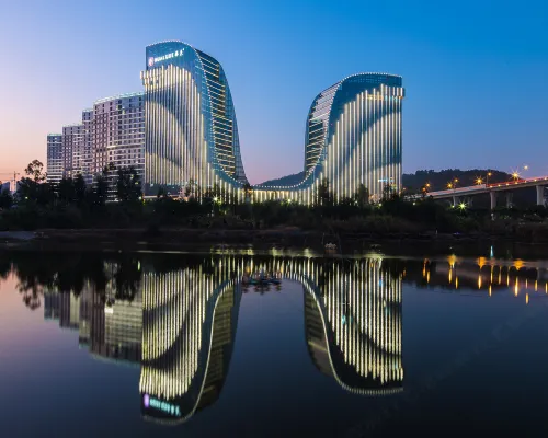 HUALUXE Hotels and Resorts XIAMEN HAICANG HARBOUR VIEW Hotels near Haicang