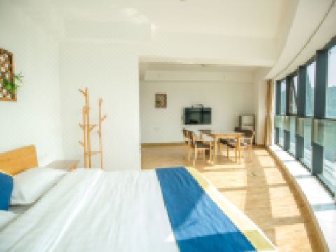 文艺蓝湾公寓(南港路分店)