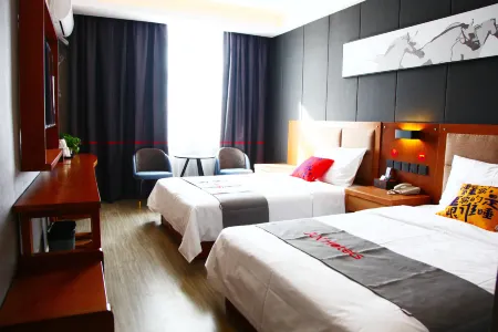 Junyi Hotel (Gucheng Yingrui Plaza) Отели рядом с достопримечательностью «Больница Город Города Город Город Город Город Город»