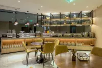 MAXACCOM Rest Hotel (Wanchang Road Subway Station)