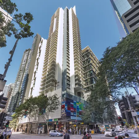 Oaks Brisbane River City Suites