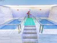 利川麓岛国际酒店 - 室内游泳池