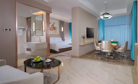 Vienna Hotel (Zhaoqing East Railway Station Dinghushan Scenic Area)